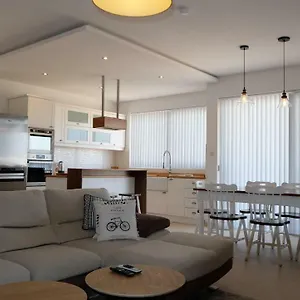 https://the-apartment-3.hotelssaintjulians.com